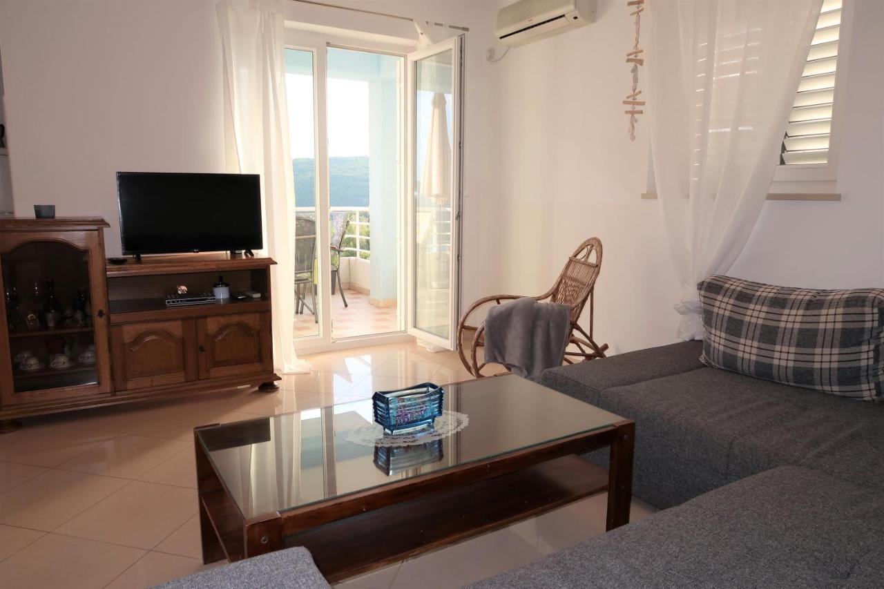 Apartment Nikas1 *